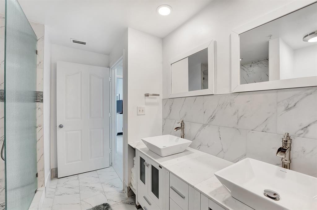 250 NE 3rd Avenue Unit: 1317