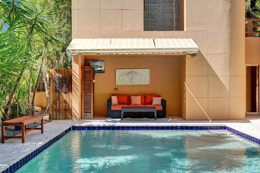 820 Hibiscus Street