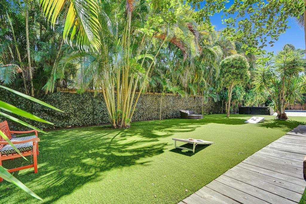 820 Hibiscus Street