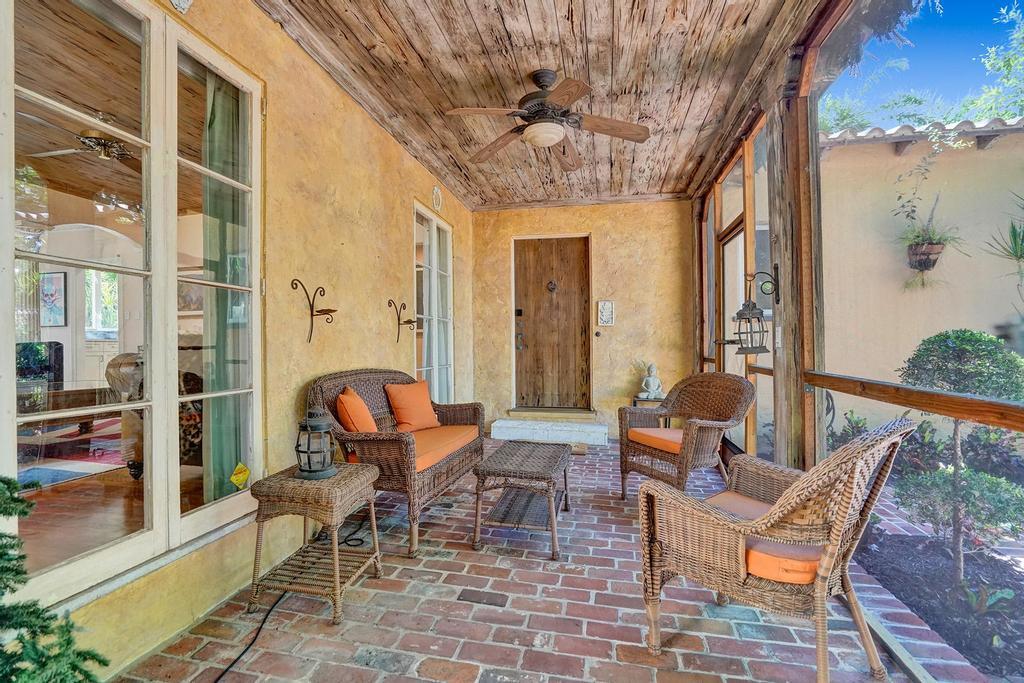 820 Hibiscus Street