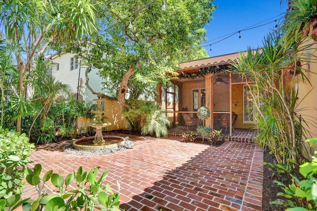 820 Hibiscus Street