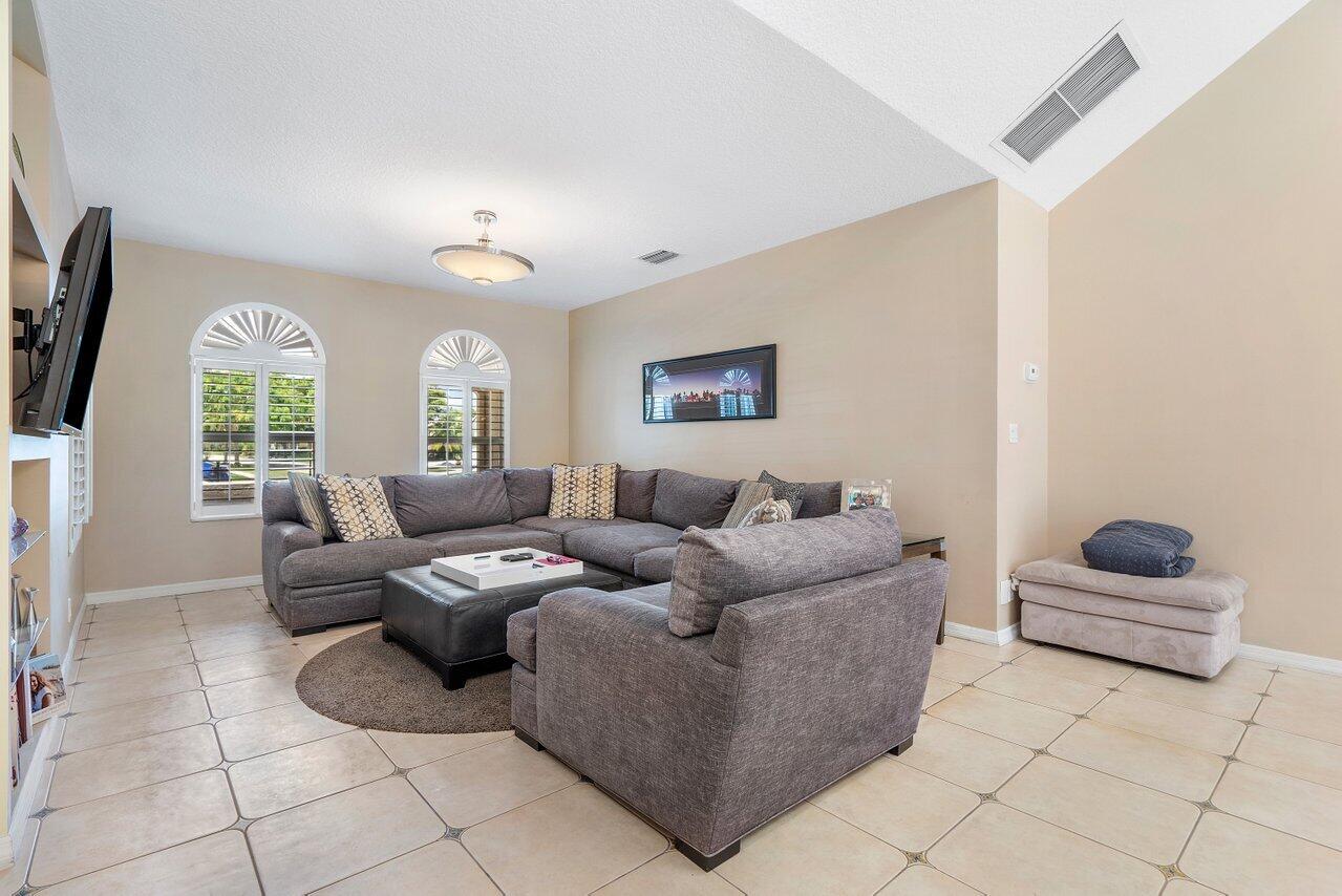 2850 NW 26th Avenue