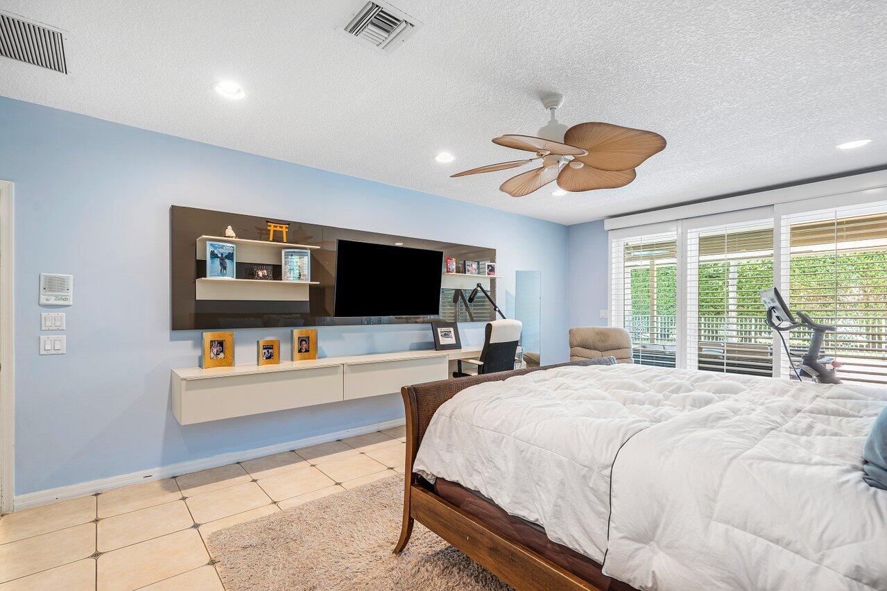 2850 NW 26th Avenue