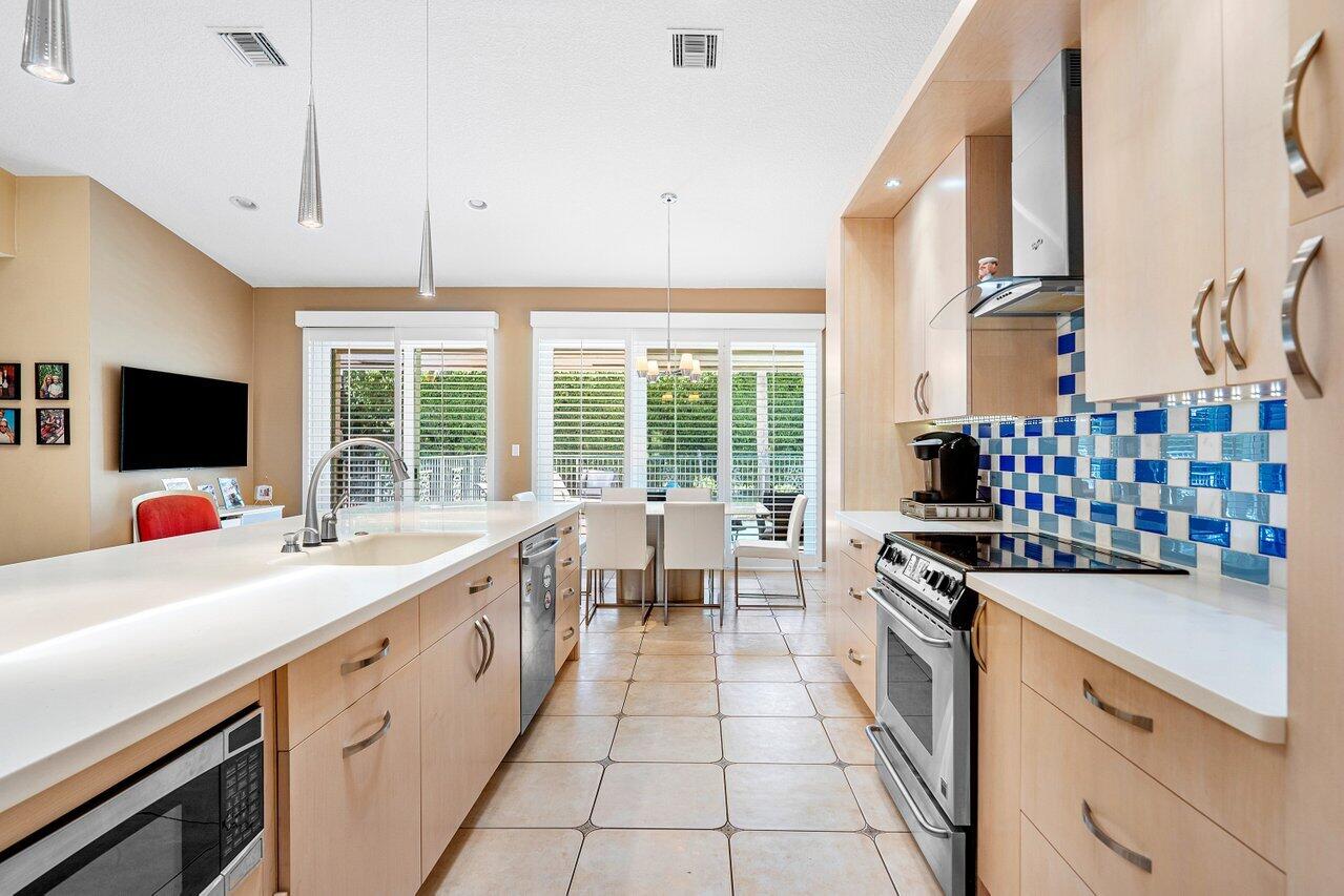 2850 NW 26th Avenue