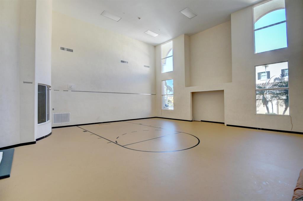 4314 Renaissance Way Unit: 314