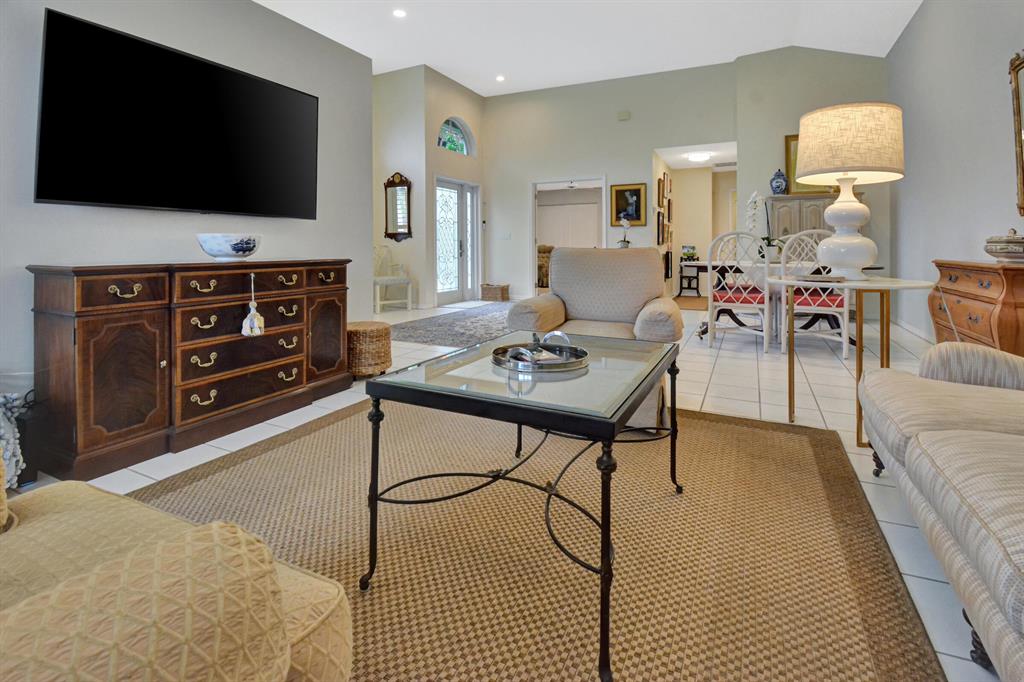 285 Sherwood Forest Drive