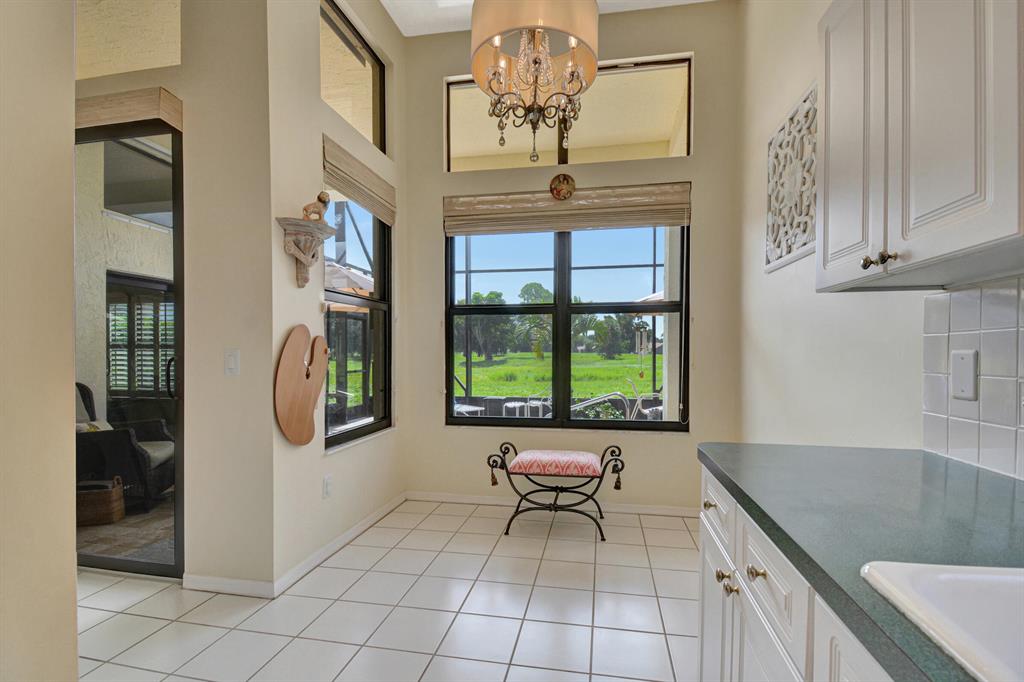 285 Sherwood Forest Drive