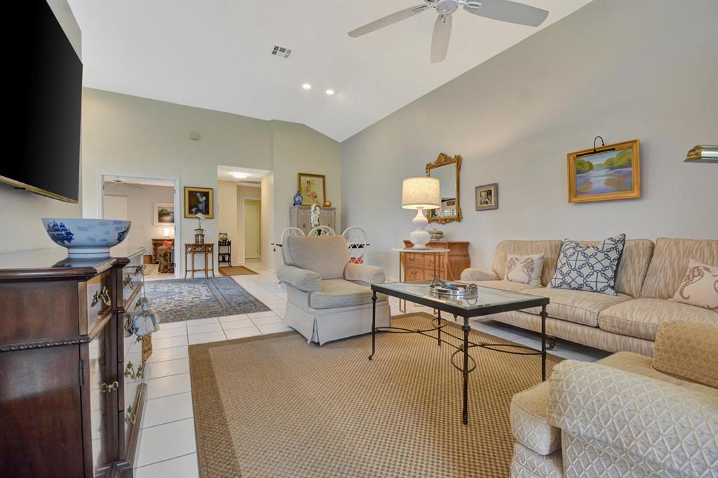 285 Sherwood Forest Drive