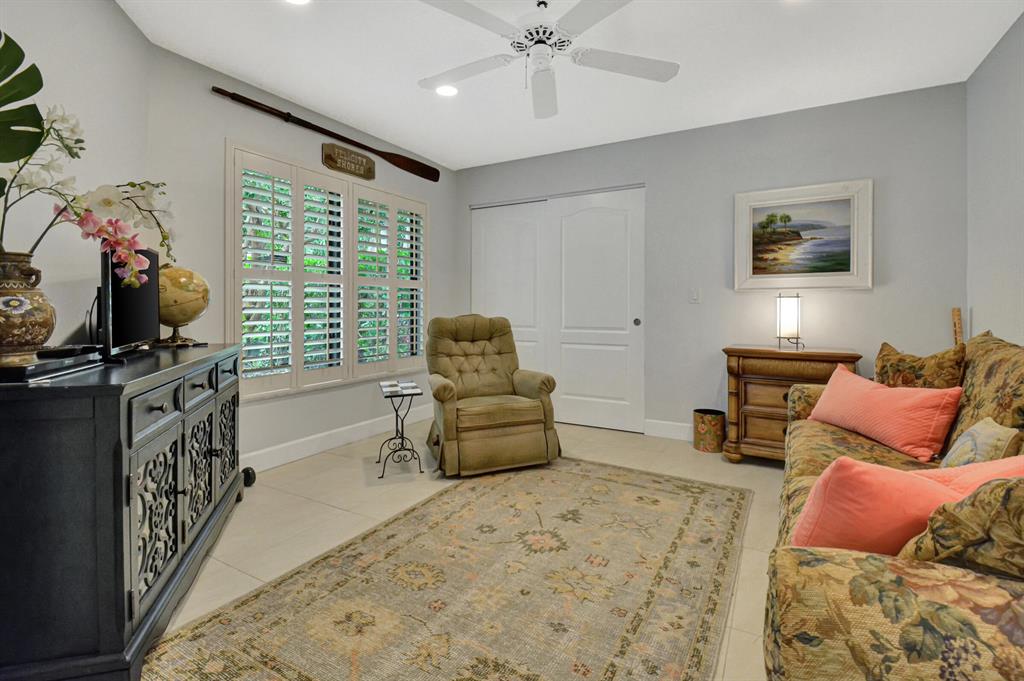 285 Sherwood Forest Drive