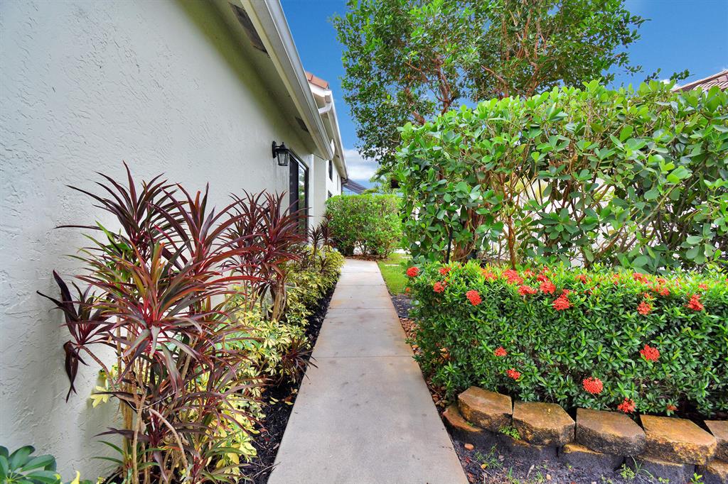 285 Sherwood Forest Drive