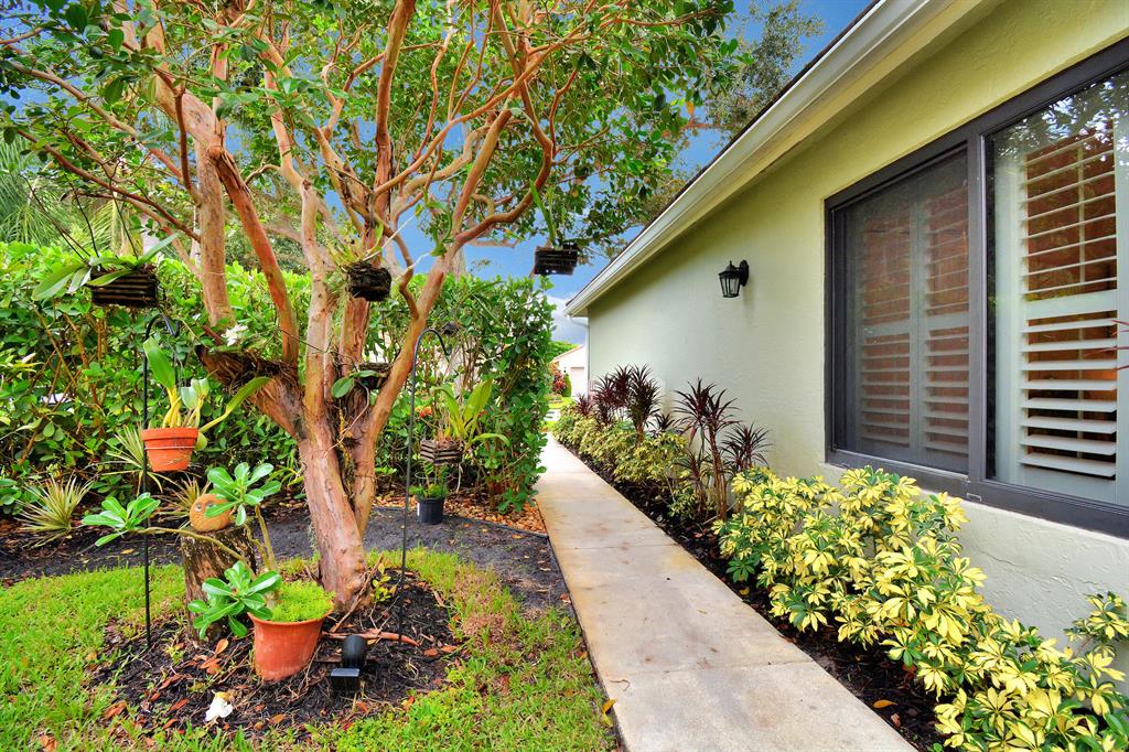 285 Sherwood Forest Drive