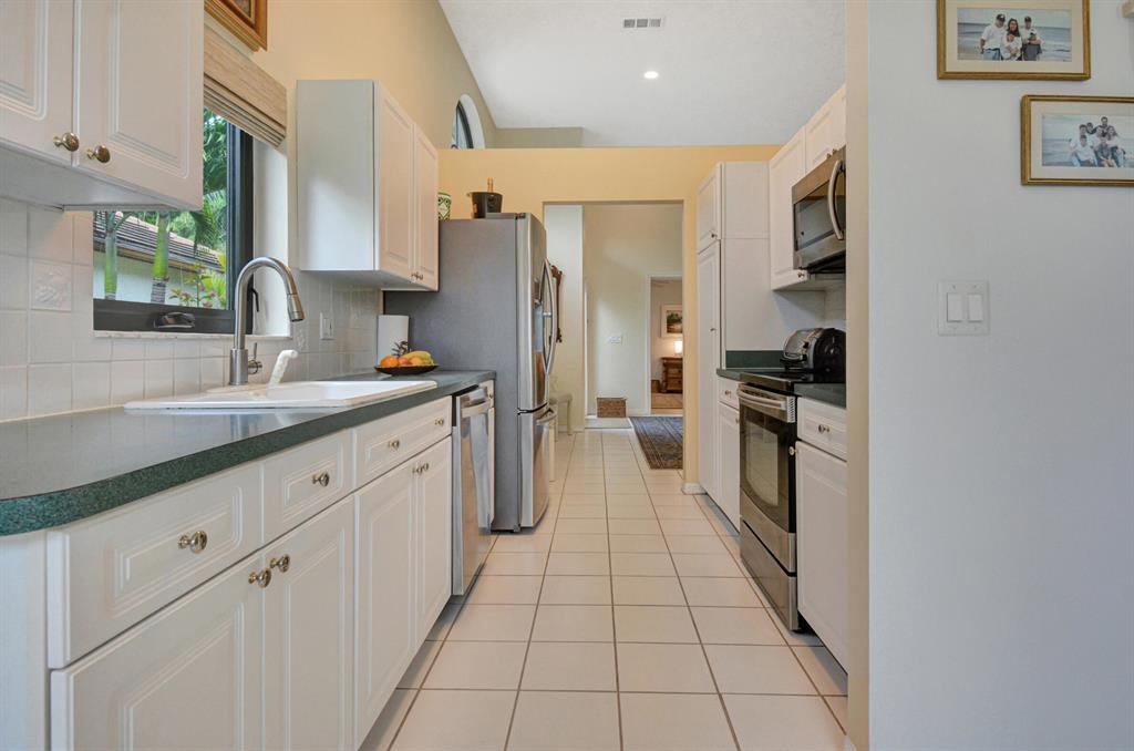 285 Sherwood Forest Drive