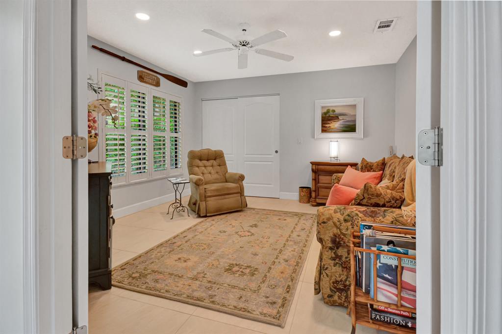 285 Sherwood Forest Drive