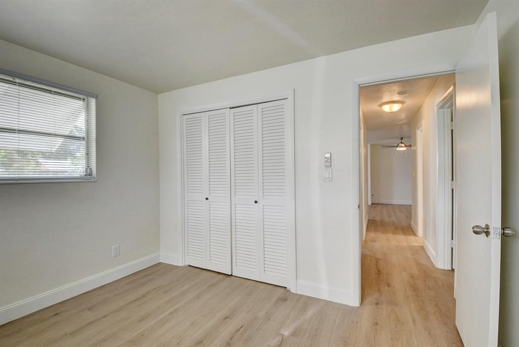 5844 Western Way
