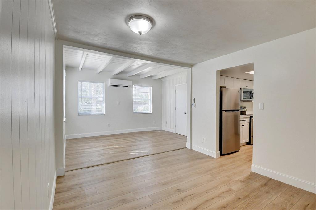 5844 Western Way
