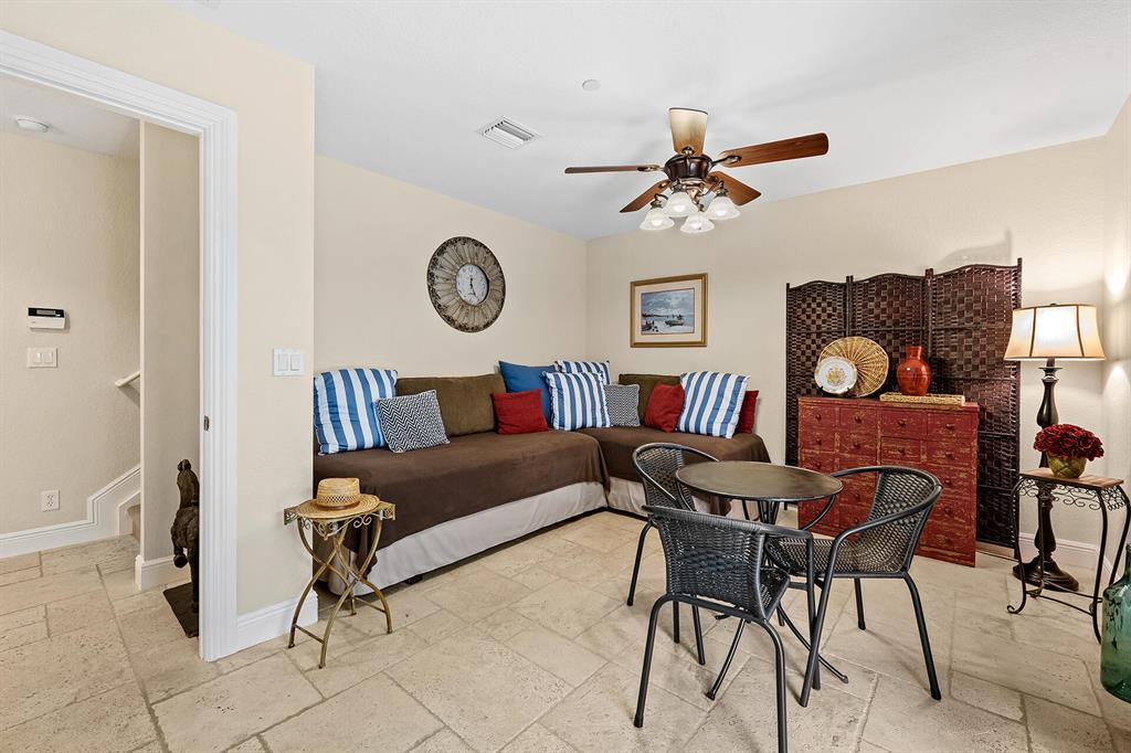 730 SE 12th Court Unit: 6