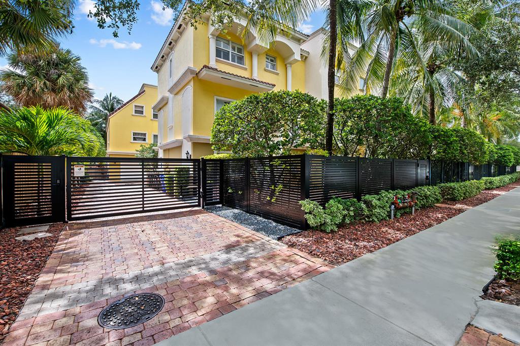 730 SE 12th Court Unit: 6