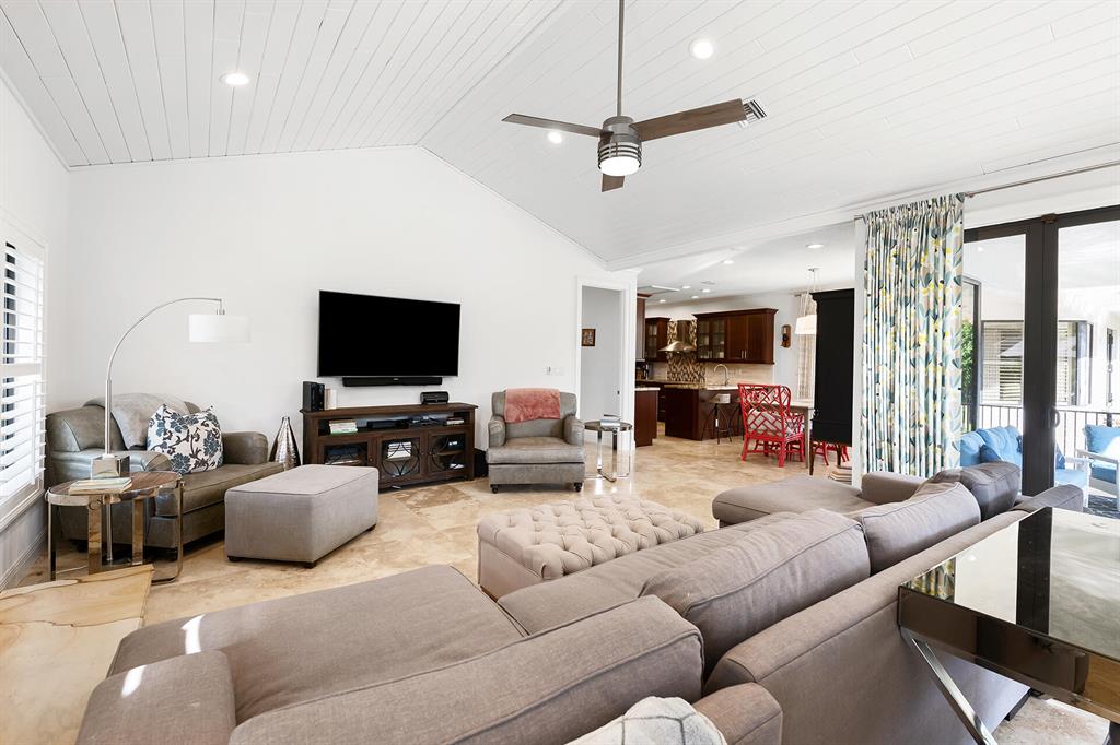 2921 NW 26th Court