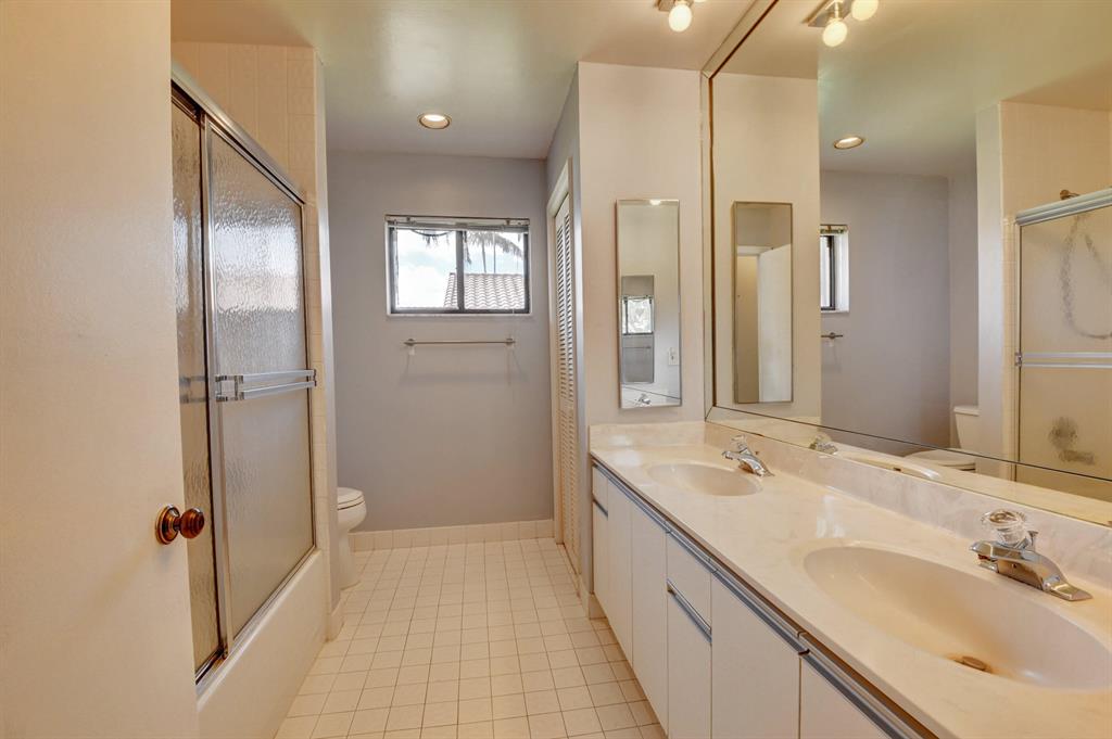 2641 SW 23rd Cranbrook Court