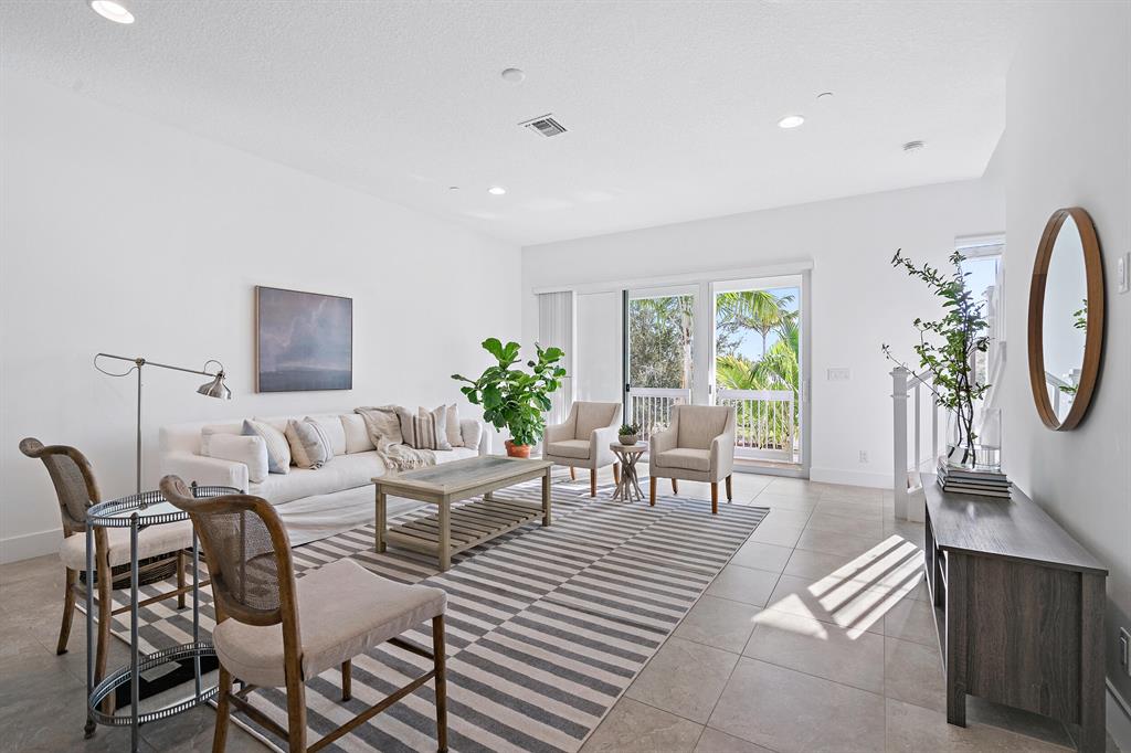 13382 Alton Road