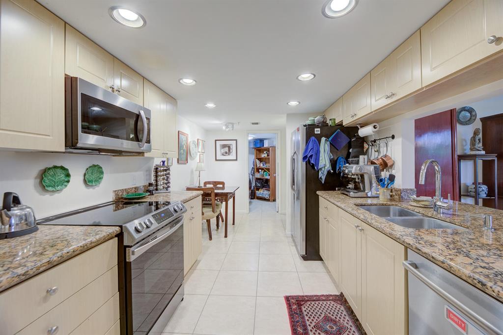820 Lavers Circle Unit: G507
