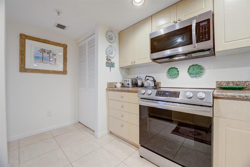 820 Lavers Circle Unit: G507