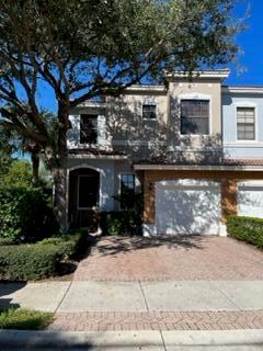 156 E Astor Circle