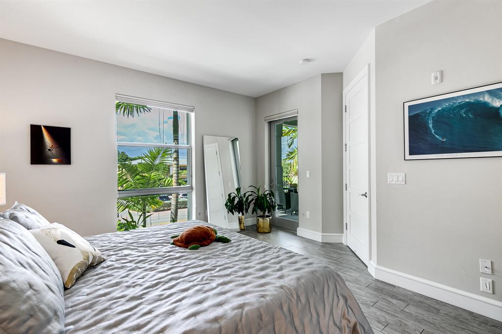 4511 El Mar Drive Unit: 211