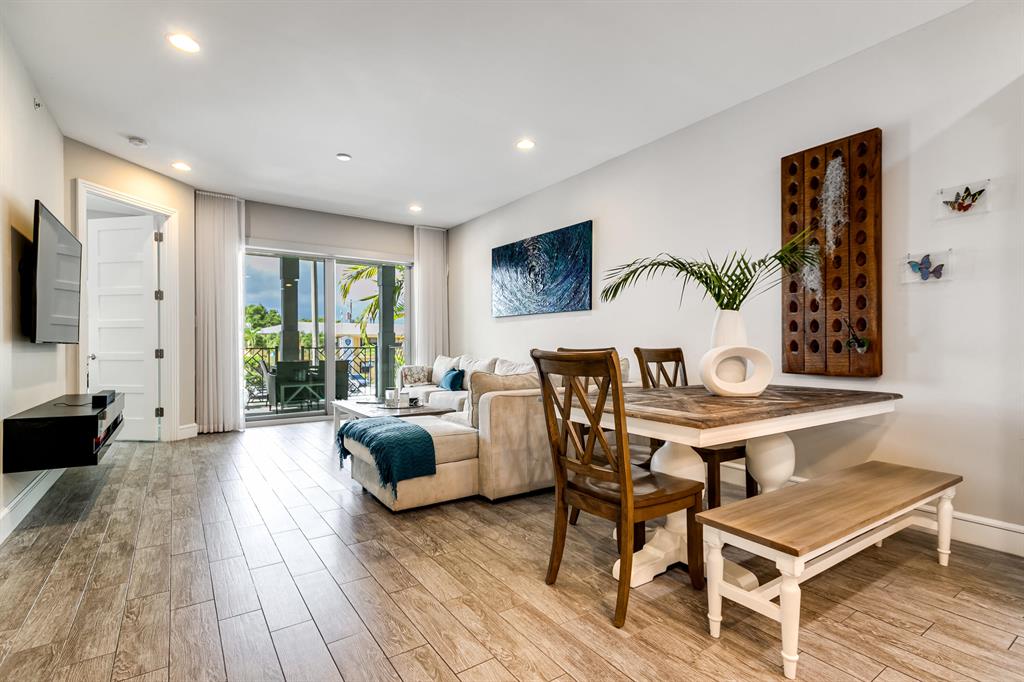 4511 El Mar Drive Unit: 211