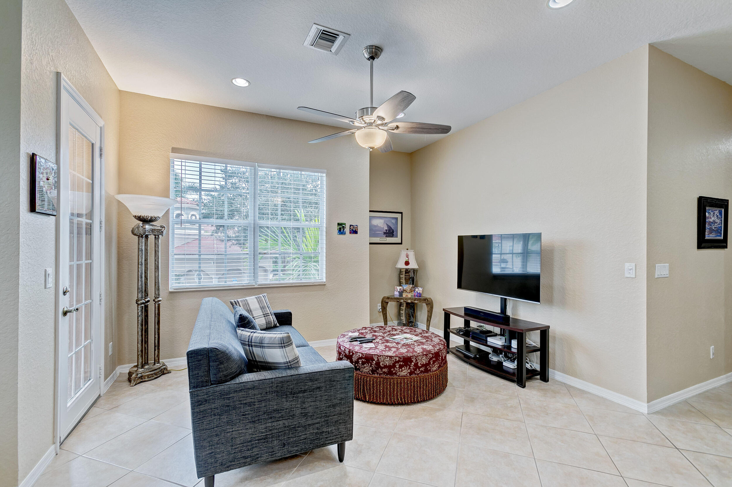 4851 Bonsai Circle Unit: 203