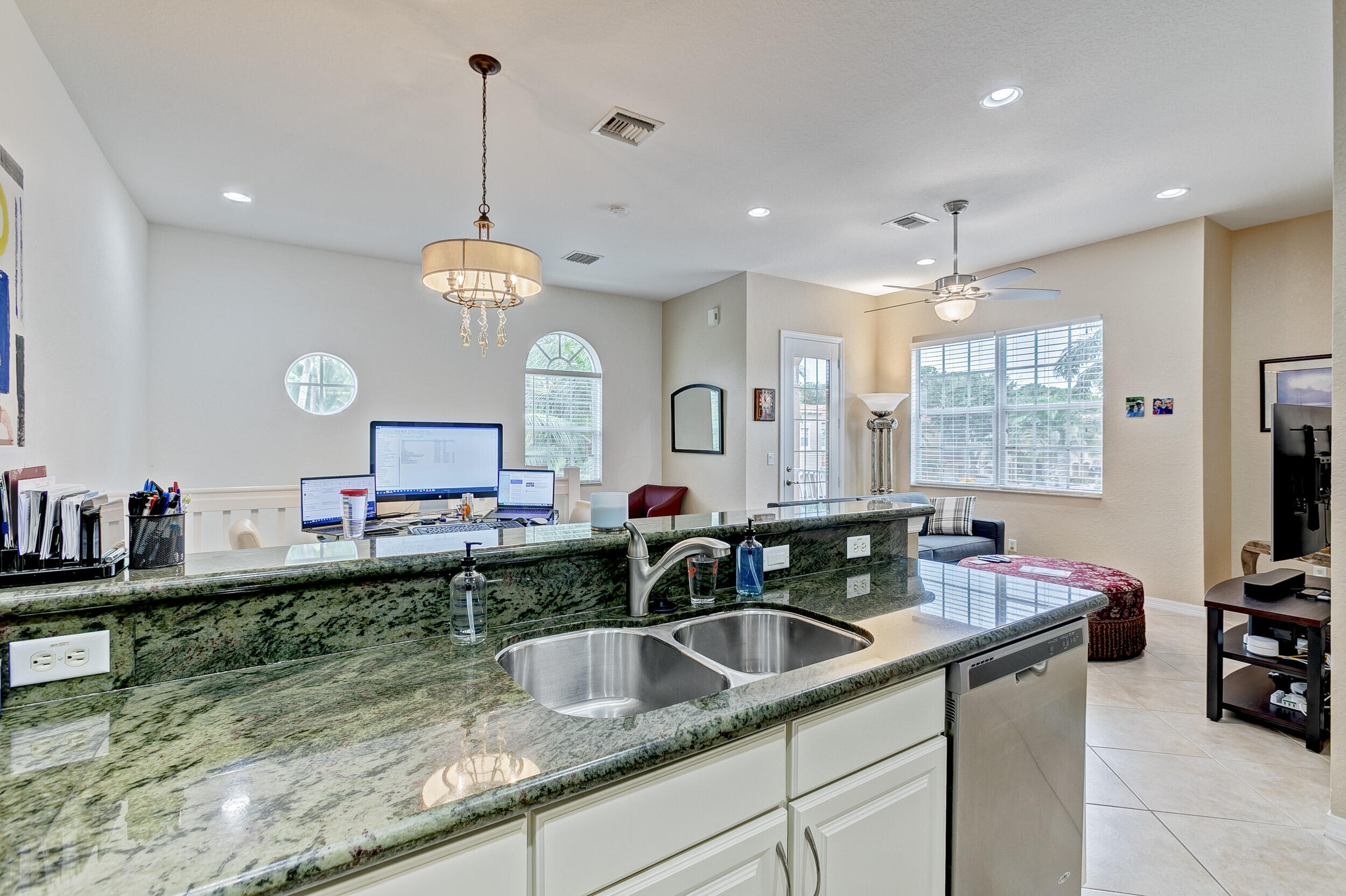 4851 Bonsai Circle Unit: 203