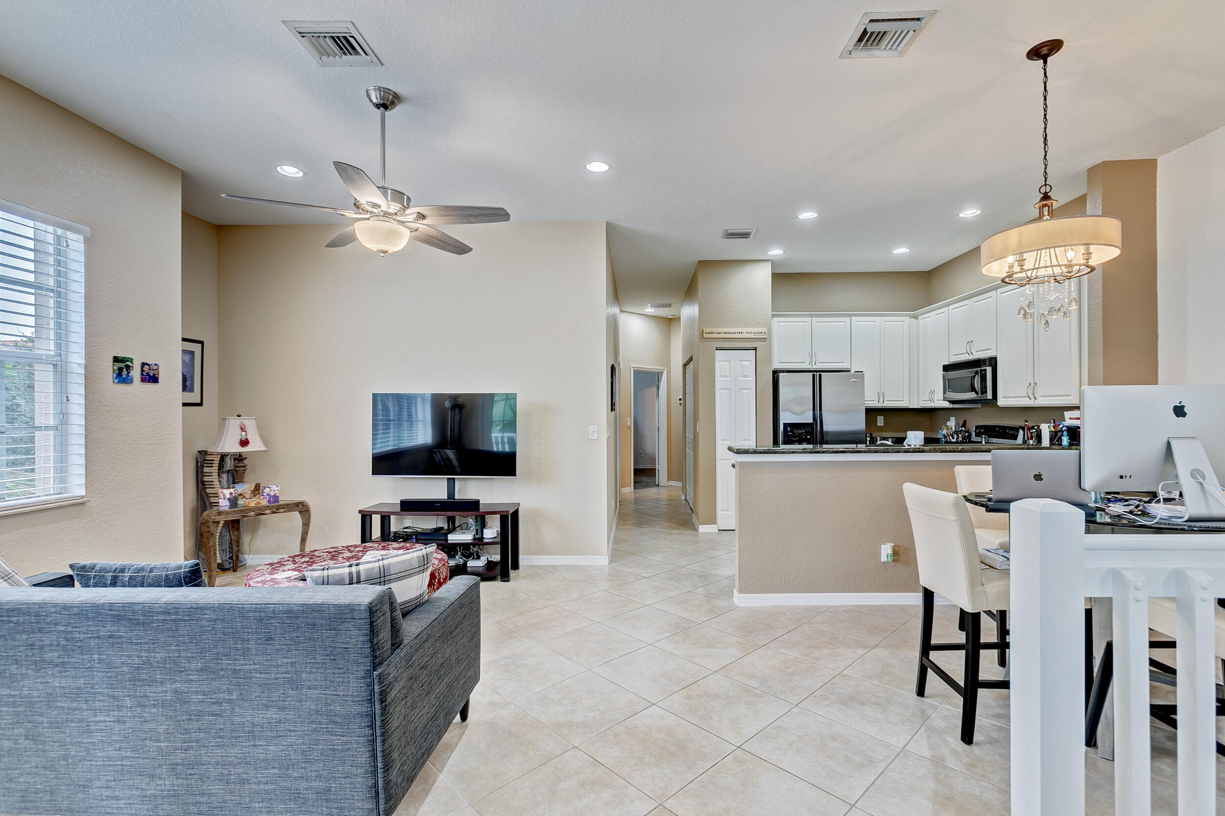 4851 Bonsai Circle Unit: 203