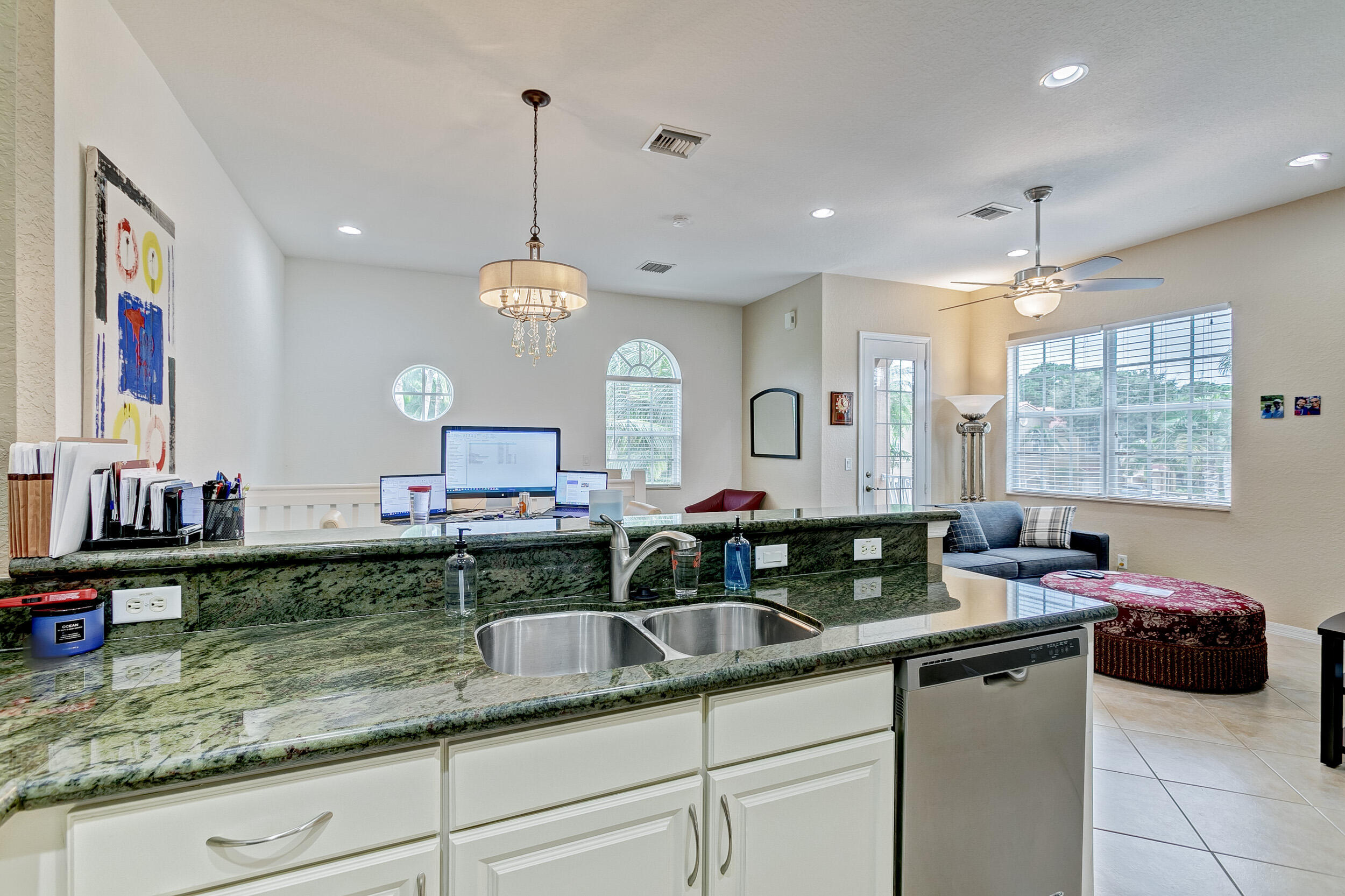 4851 Bonsai Circle Unit: 203