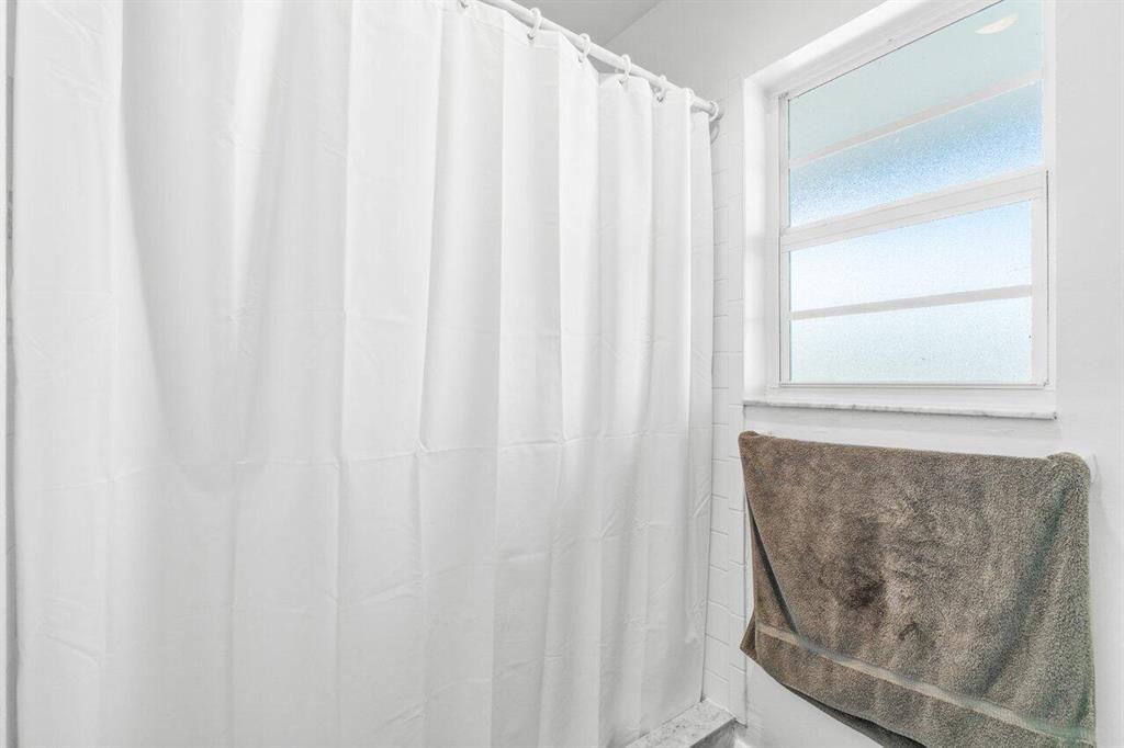 410 NE 17th Avenue Unit: 202