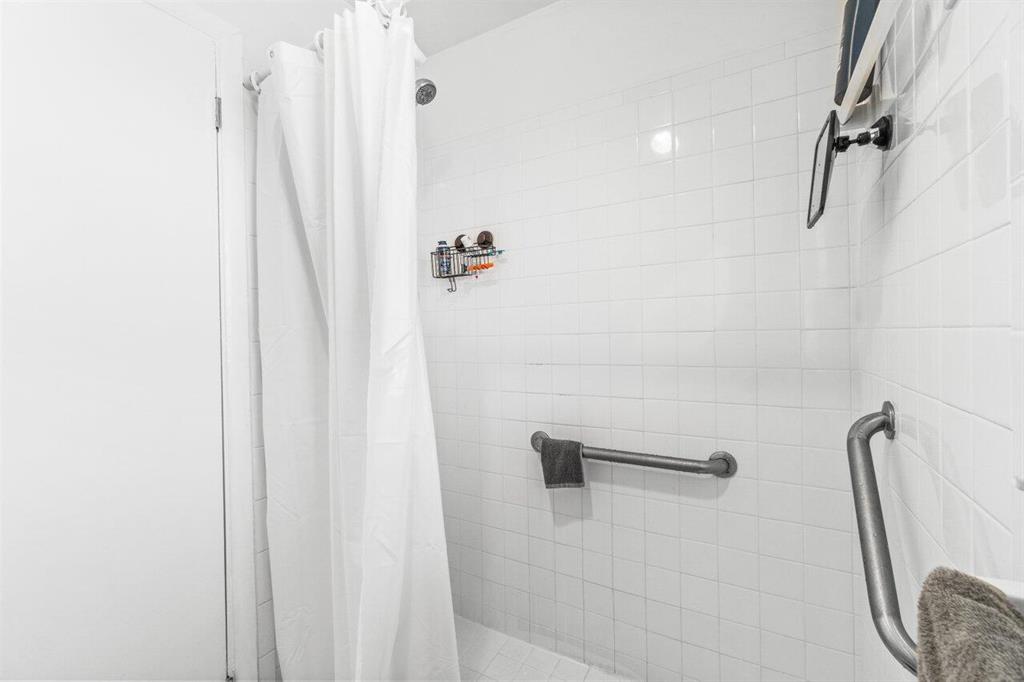 410 NE 17th Avenue Unit: 202