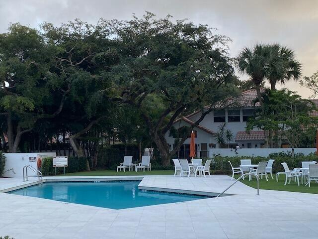 2077 NW 53rd Street