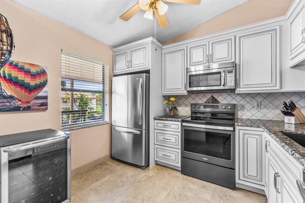 22160 Palms Way Unit: 206