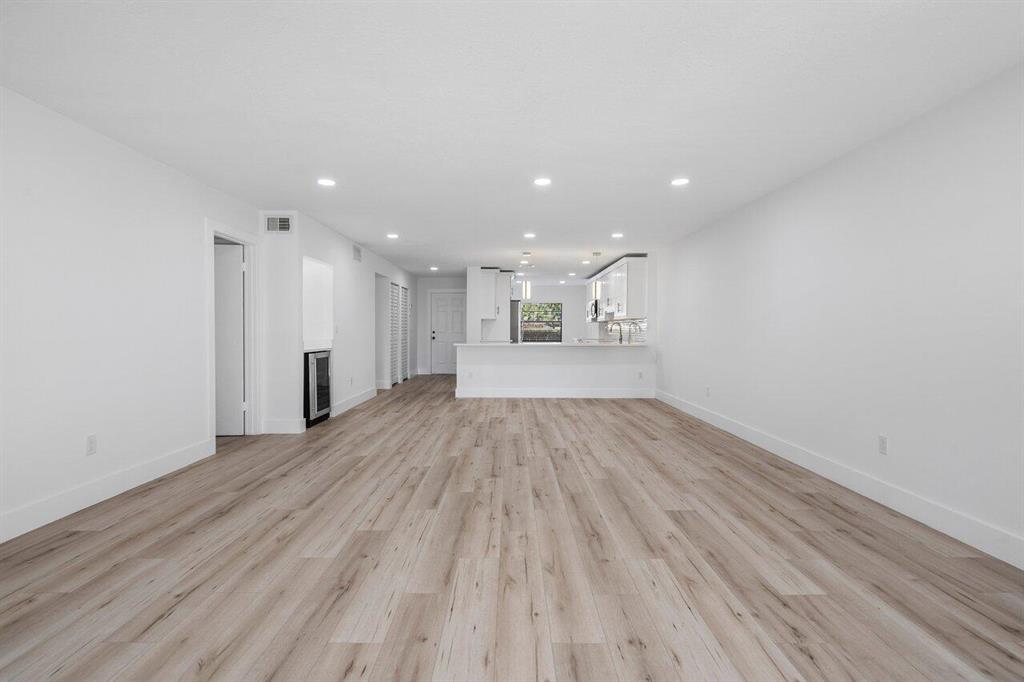 18 Westgate Lane Unit: E