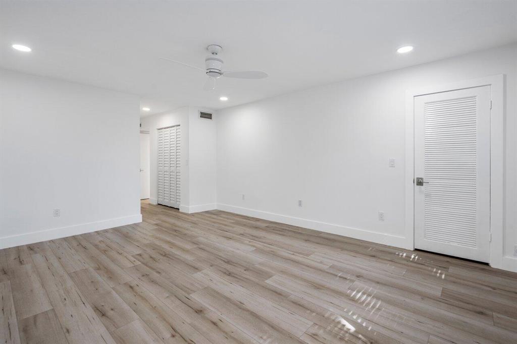 18 Westgate Lane Unit: E