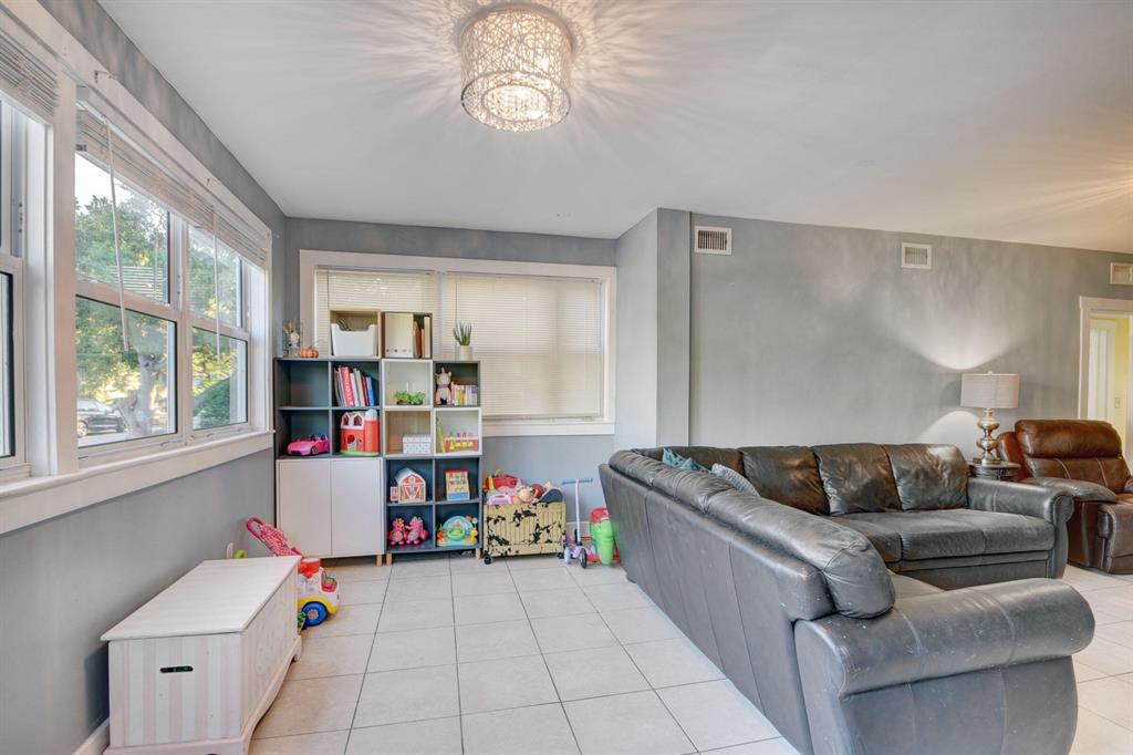 115 N Ocean Breeze