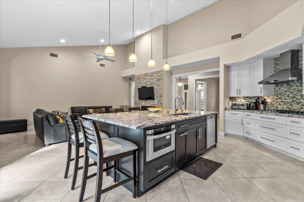 2640 Devon Court Court