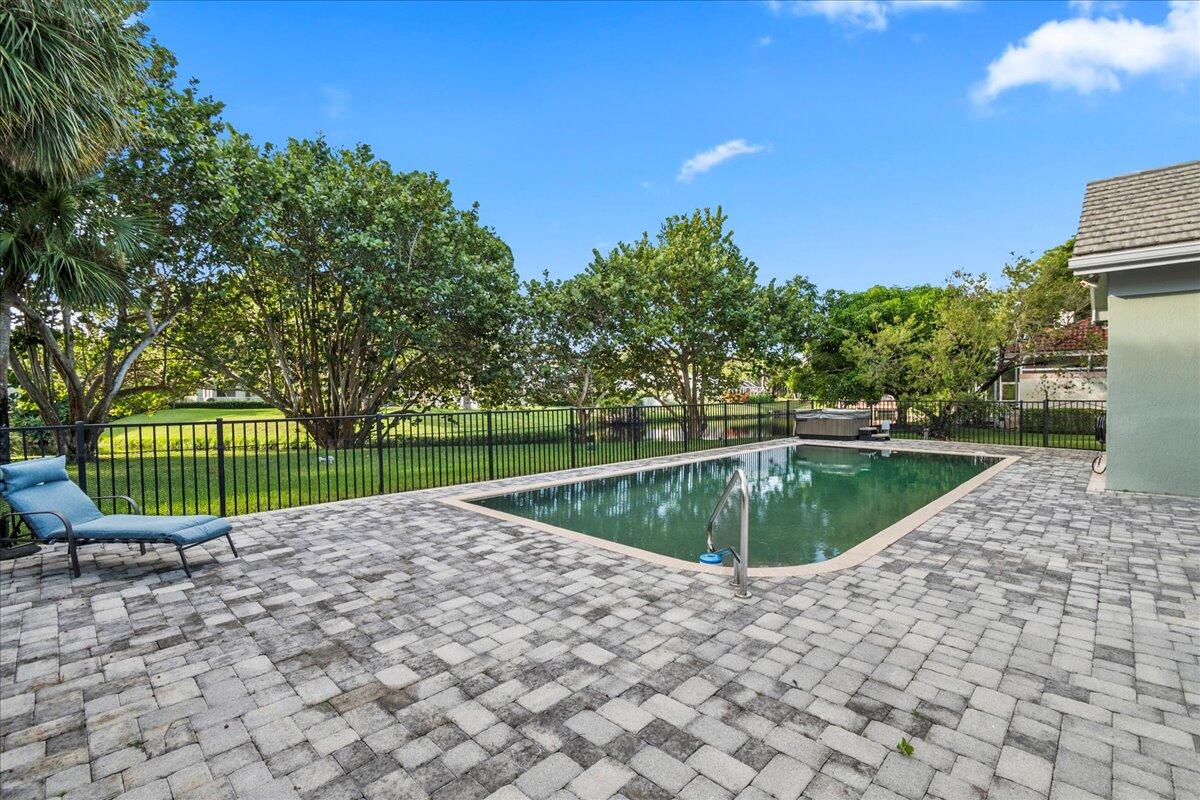 2640 Devon Court Court