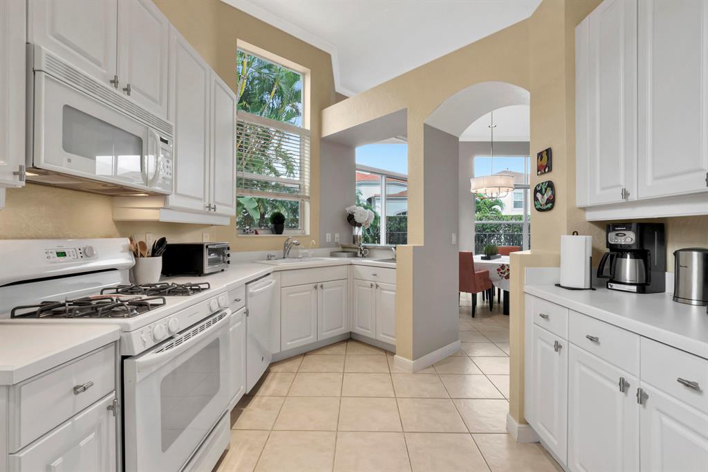 4252 NW 66th Lane