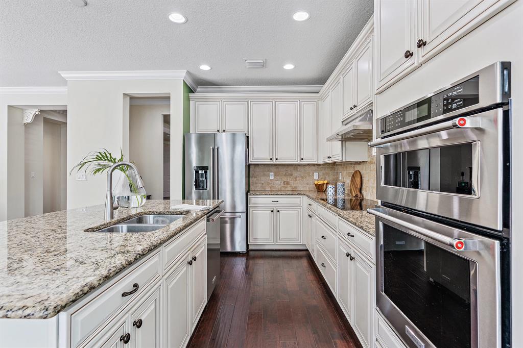 1110 Wilshire Drive