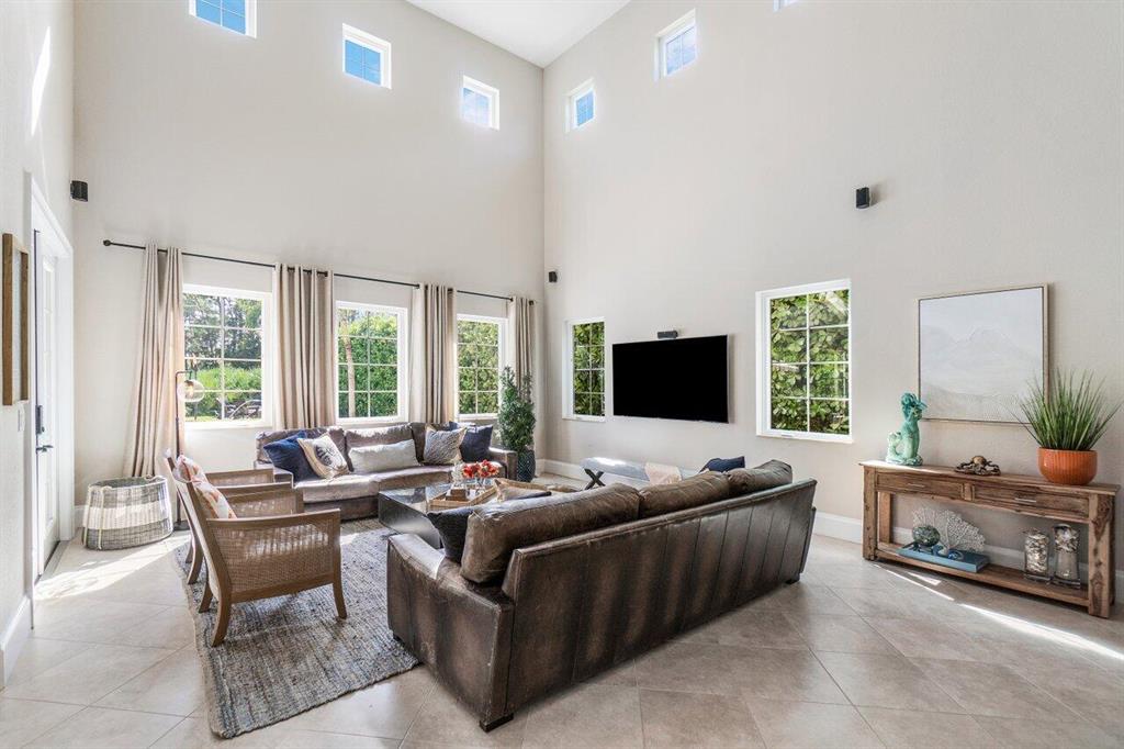 112 Canterbury Place