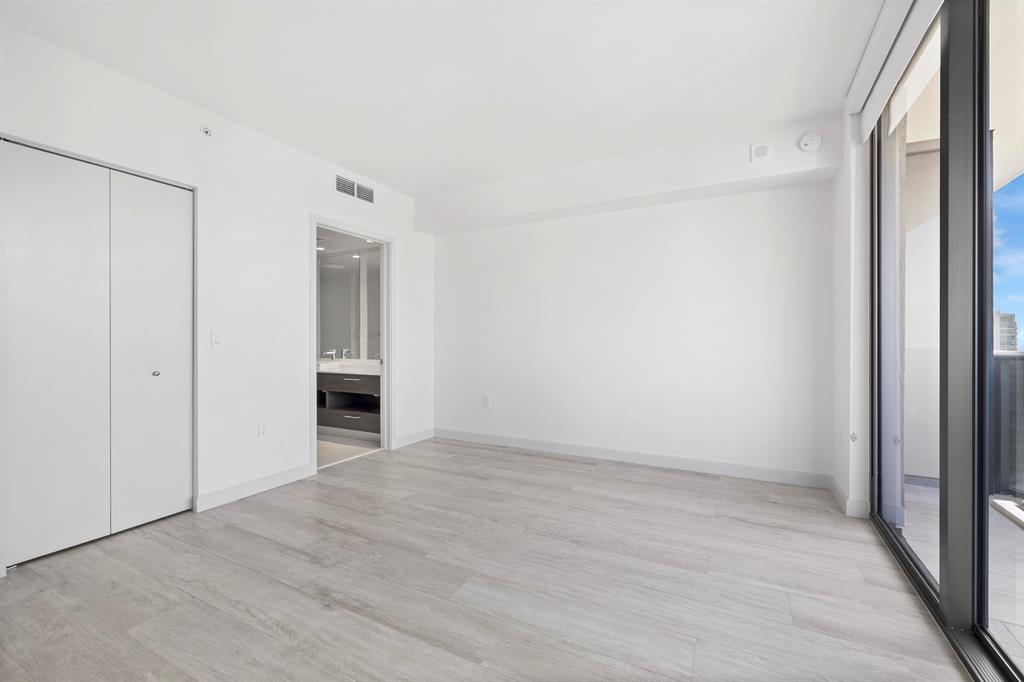 55 SW 9th Street Unit: 3806
