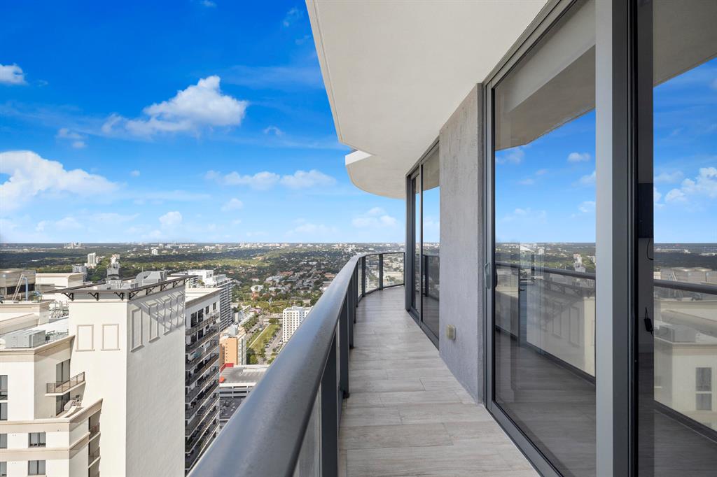 55 SW 9th Street Unit: 3806