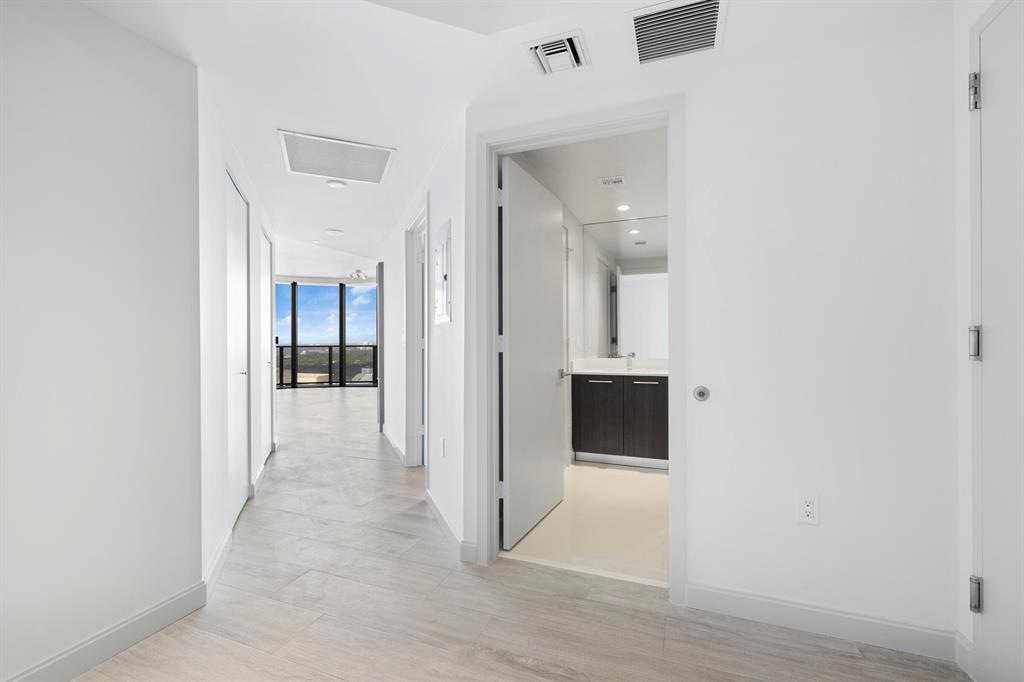 55 SW 9th Street Unit: 3806