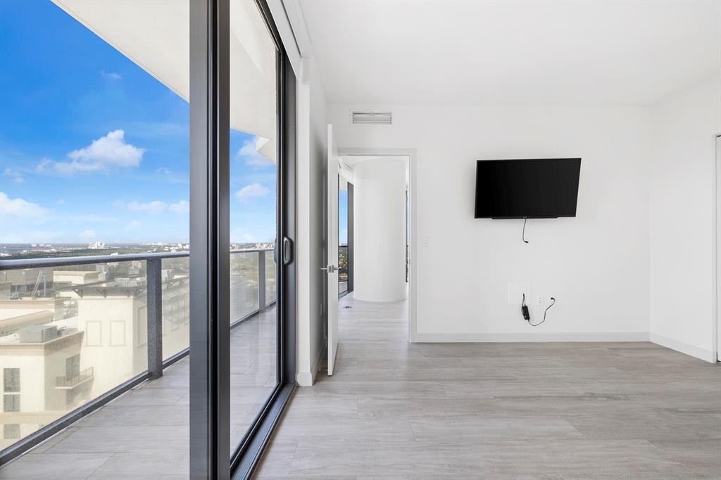 55 SW 9th Street Unit: 3806