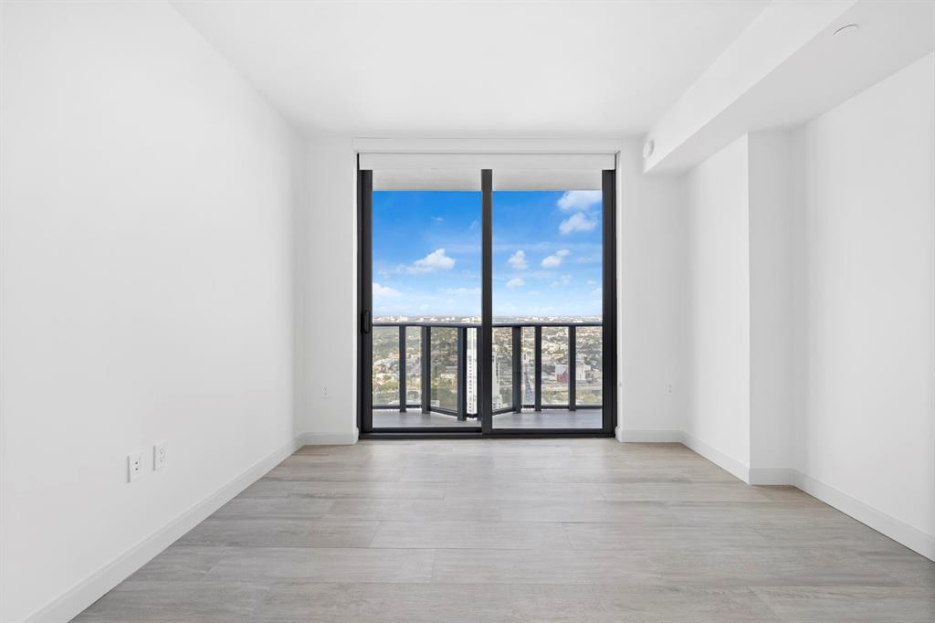 55 SW 9th Street Unit: 3806
